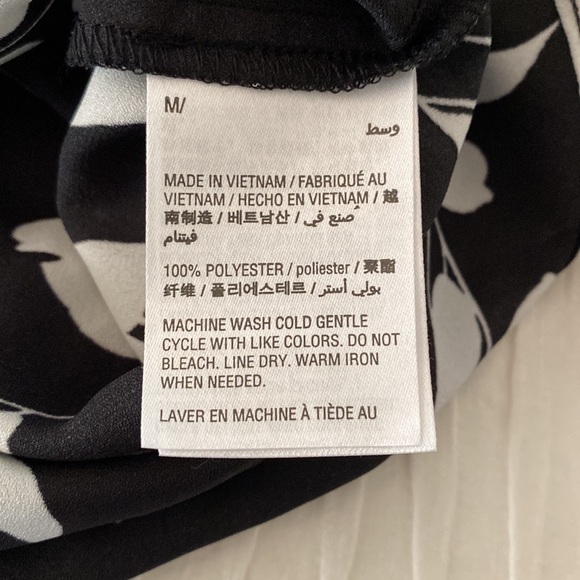 Bar lll , size M, black and white blouse - Picture 5 of 5